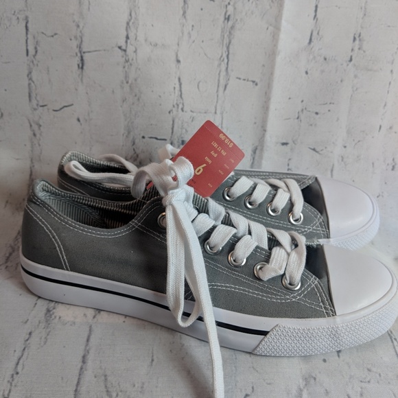 Mossimo Supply Co. Shoes - Mossimo supply company sneakers